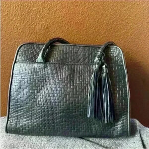 Patricia Nash Pewter Gray Woven leather Shoulder bag. Double compartment clean